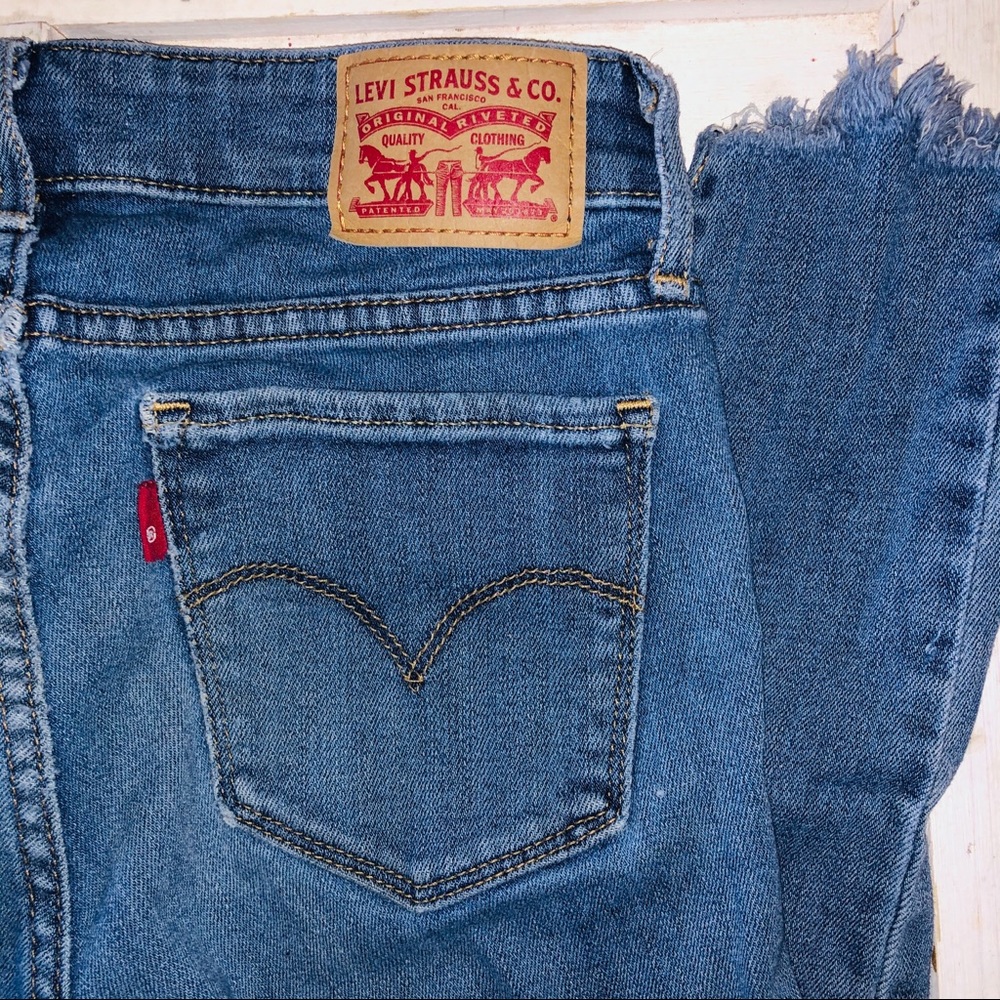 Levi’s 711 Skinny Jeans